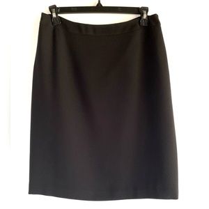 Covington Size 6 Black Skirt